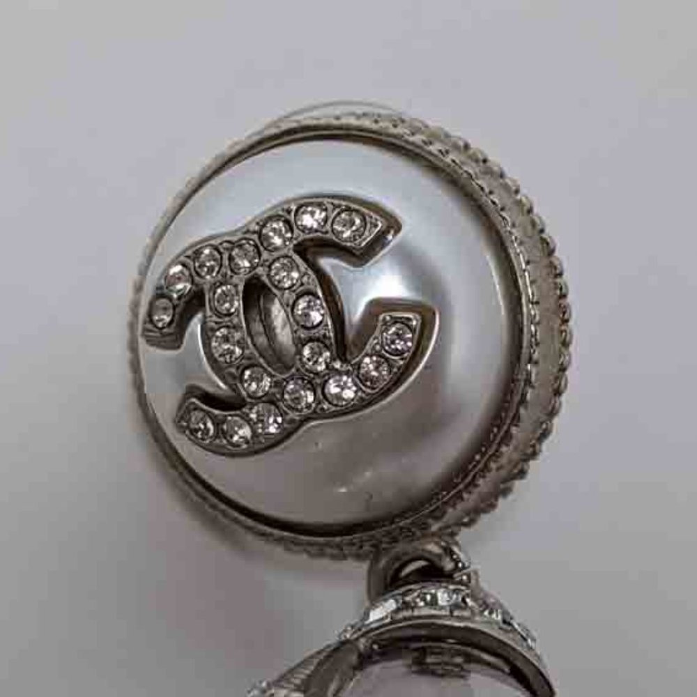 SOLD Chanel Clear Resin Teardrop Earrings - Picture 4 of 6